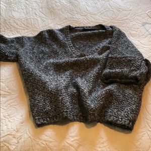 Short-sleeve sweater